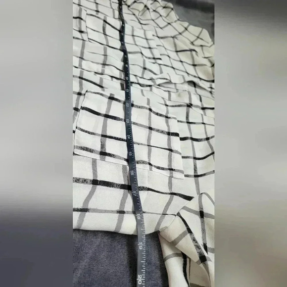 A. Byer Women's Button Down Top, Black & White Checkered Roll-Tab Sleeve Size M - Picture 2 of 10